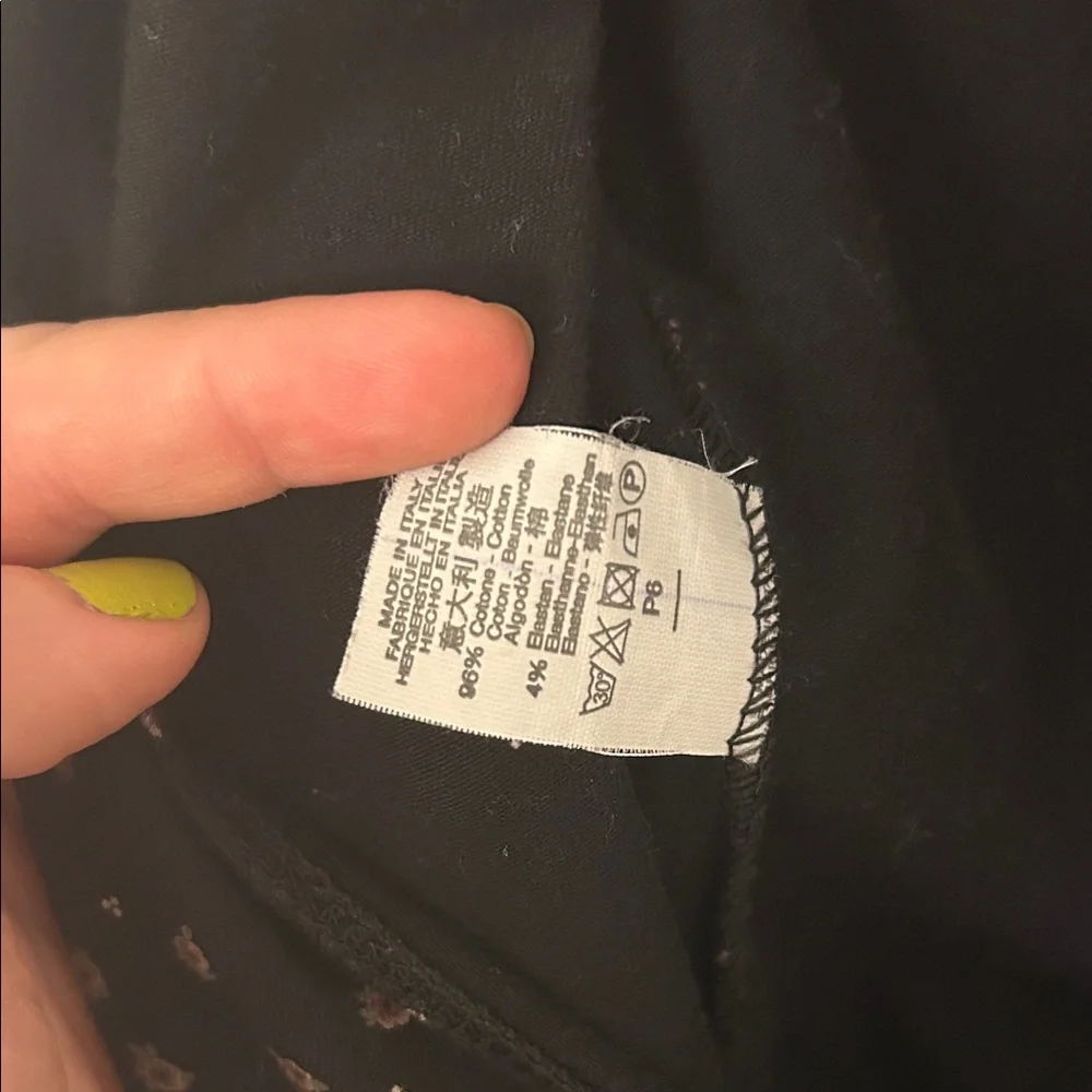 🛍 2/$18 Brandy Melville Black Floral Coco V Neck Wrap Top OS